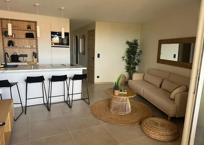 Blue Marine, Vue Mer, 2 Гассен